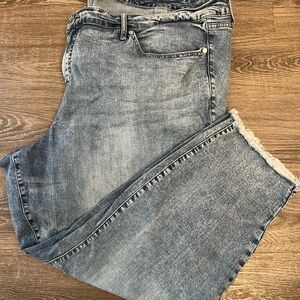 Torrid Cropped Jeans - size 28